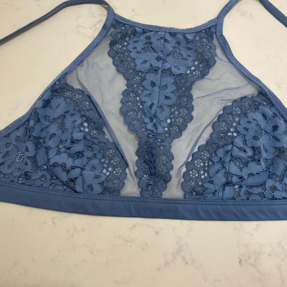 VS 👙 LACEY BLUE BRA ✨ SIZE S ✨ SEMI NEW - Picture 3 of 8